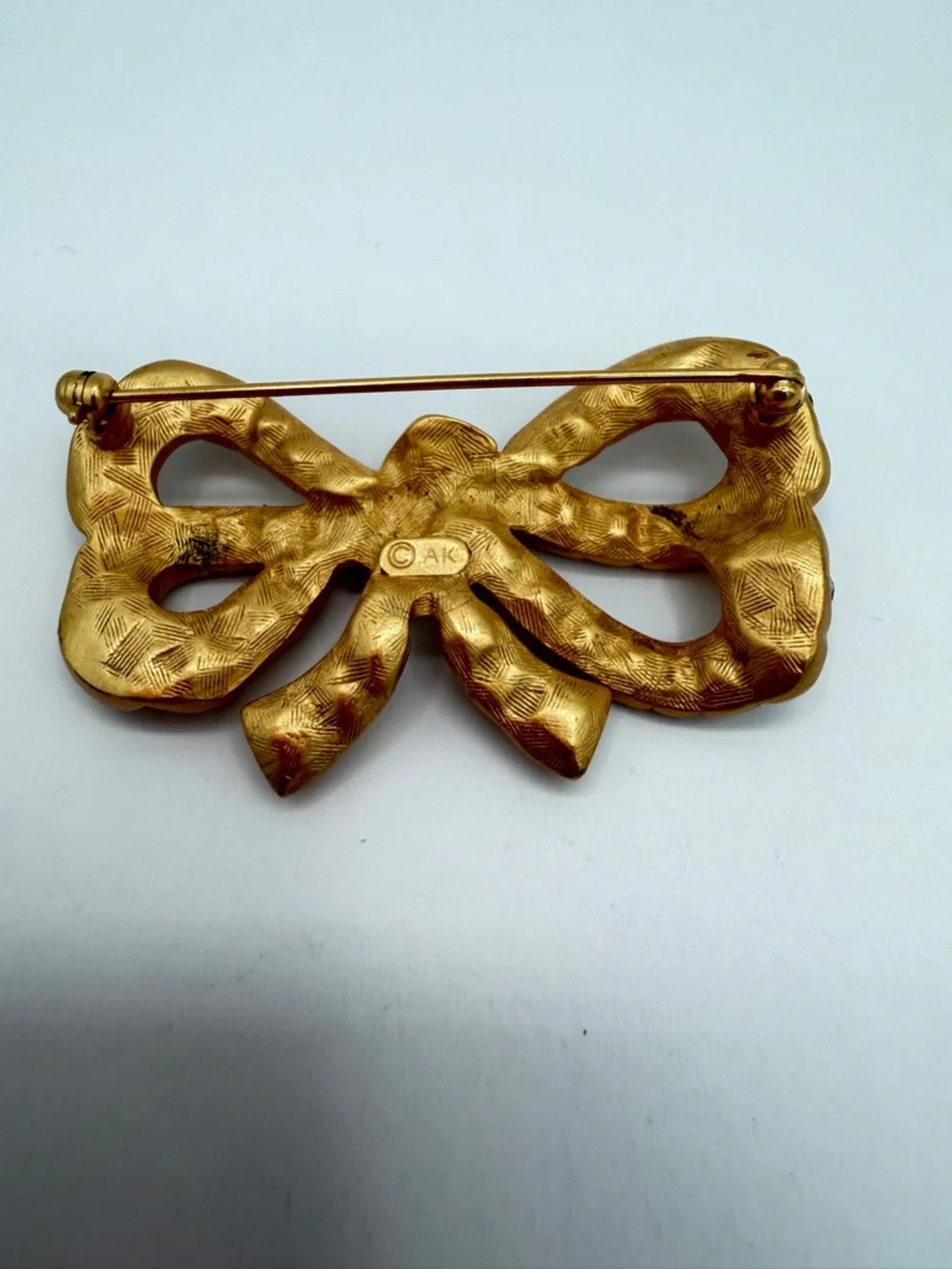 Signed AK Brushed Gold Bow Crystal Rhinestone Brooch - Picture 2 of 5